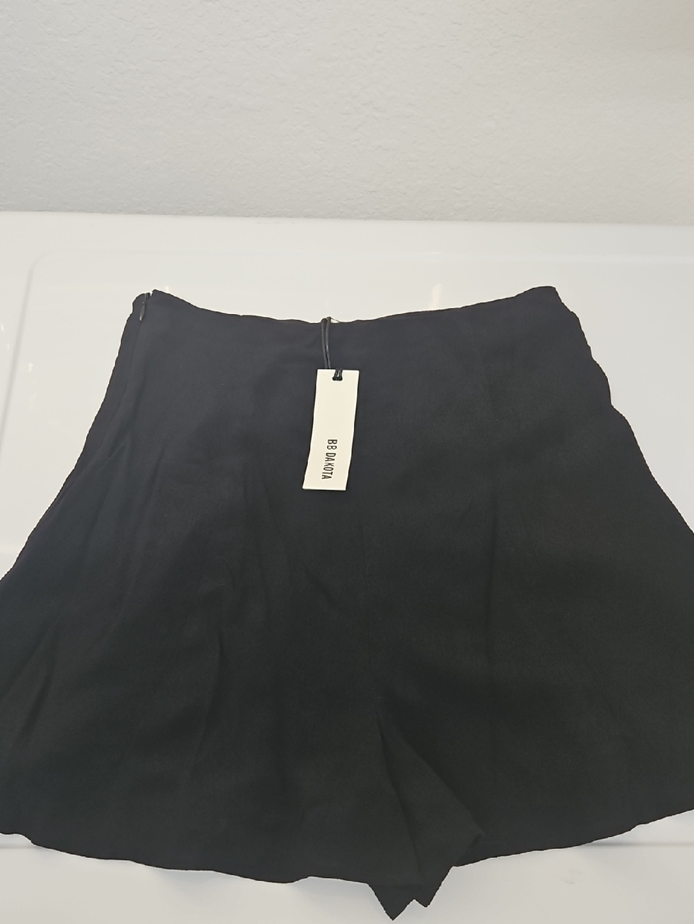 BB Dakota Black High Waisted Flowy Shorts Sz M New!